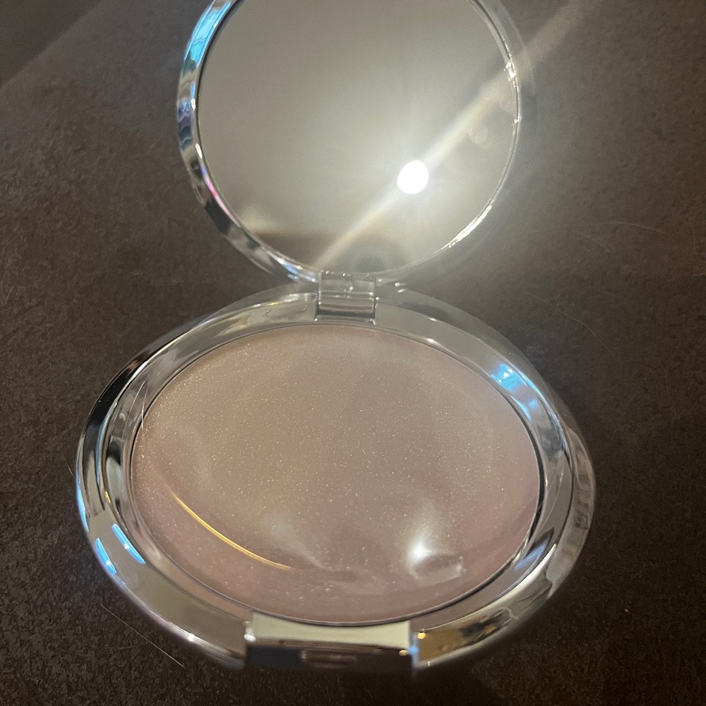 HELLO LIGHT CRÈME™ ANTI-AGING RADIANCE CRÈME LUMINIZER
